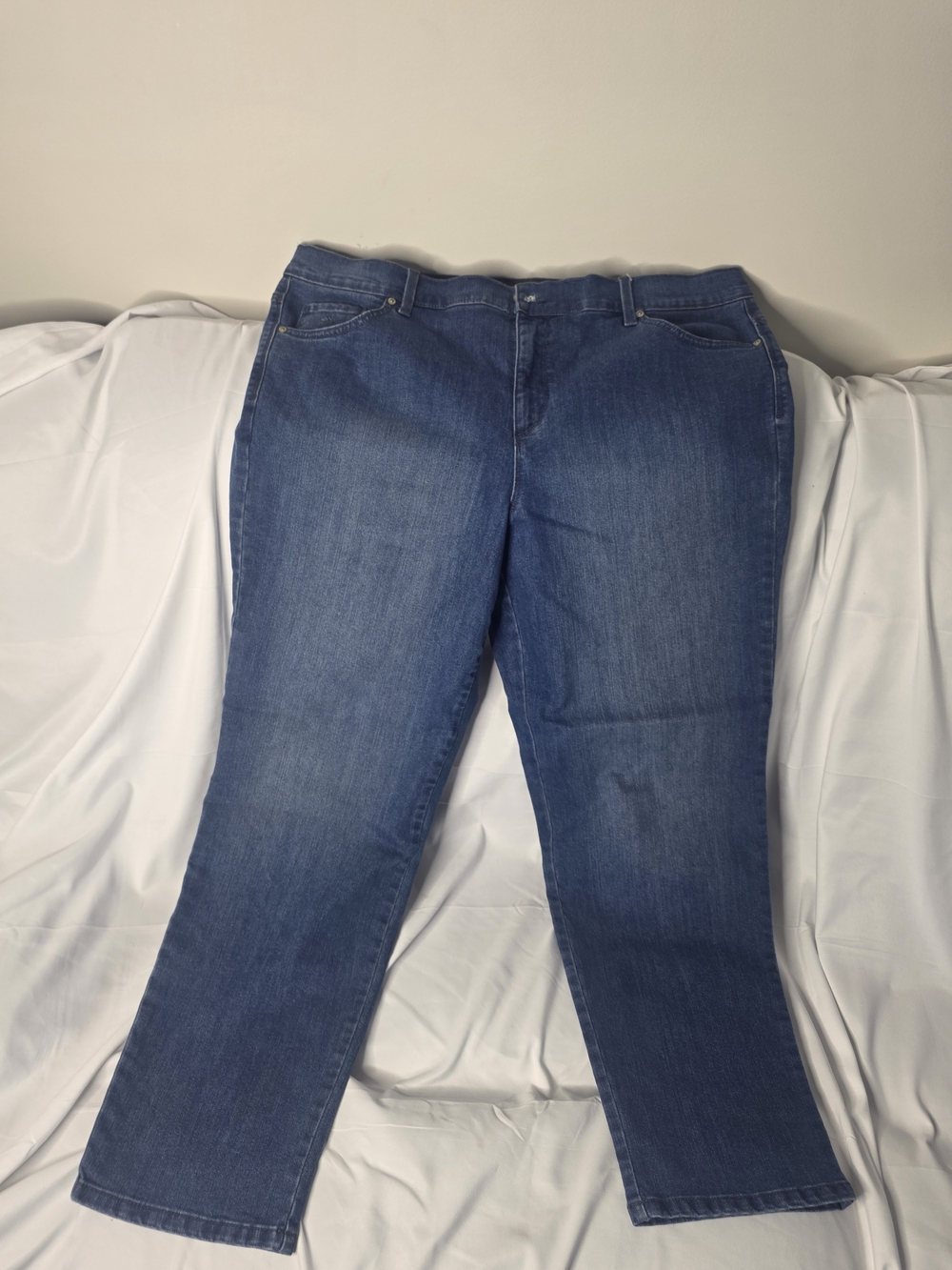 Gloria Vanderbilt Mid Blue Straight Leg Jeans
